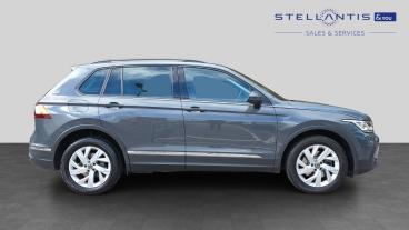 SPOTICAR Volkswagen Tiguan 1.4 Tsi 13kwh Life Dsg Euro 6 (s/s) 5dr Used Car - Suv Plug-in Hybrid Grey - Bristol - 1200640141_2