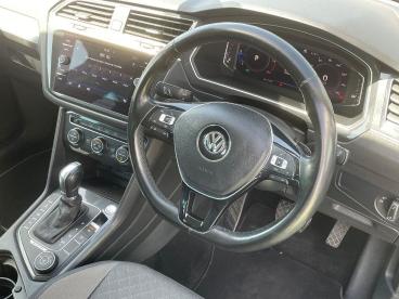SPOTICAR Volkswagen Tiguan 2.0 Tdi Match Dsg 4motion Euro 6 (s/s) 5dr Used Car - Suv Diesel Silver - Evesham - 1200642738_3