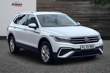 SPOTICAR Volkswagen Tiguan Allspace 1.5 Tsi Life Dsg Euro 6 (s/s) 5dr Used Car - Suv Petrol White - Oswestry - 1200541837_1