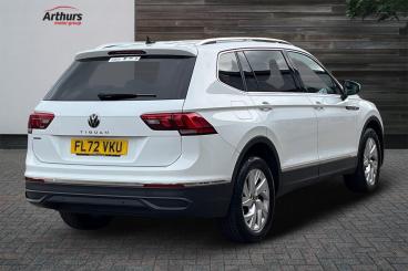 SPOTICAR Volkswagen Tiguan Allspace 1.5 Tsi Life Dsg Euro 6 (s/s) 5dr Used Car - Suv Petrol White - Oswestry - 1200541837_3