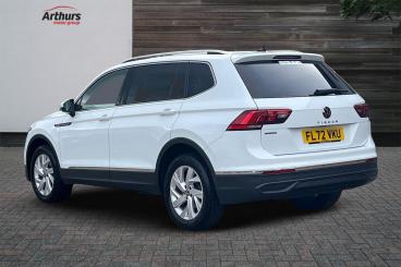 SPOTICAR Volkswagen Tiguan Allspace 1.5 Tsi Life Dsg Euro 6 (s/s) 5dr Used Car - Suv Petrol White - Oswestry - 1200541837_5