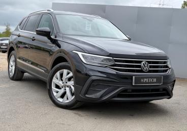 SPOTICAR Volkswagen Tiguan Allspace 1.5 Tsi Life Dsg Euro 6 (s/s) 5dr Used Car - Suv Petrol Black - Darlington - 1200596654_1