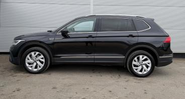 SPOTICAR Volkswagen Tiguan Allspace 1.5 Tsi Life Dsg Euro 6 (s/s) 5dr Used Car - Suv Petrol Black - Darlington - 1200596654_4