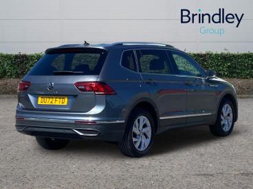 SPOTICAR Volkswagen Tiguan Allspace 1.5 Tsi Life Dsg Euro 6 (s/s) 5dr Used Car - Suv Petrol Grey - Cannock - 1200597543_4