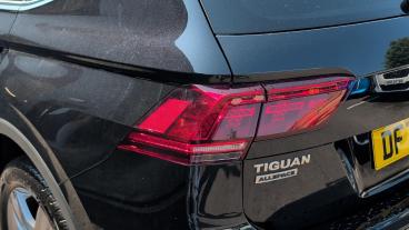 SPOTICAR Volkswagen Tiguan Allspace 2.0 Tdi Sel Dsg Euro 6 (s/s) 5dr Used Car - Suv Diesel Black - Sheffield - 1200612747_5