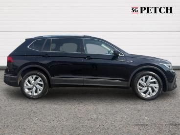 SPOTICAR Volkswagen Tiguan Allspace 1.5 Tsi Life Dsg Euro 6 (s/s) 5dr Used Car - Suv Petrol Black - Darlington - 1200616699_2