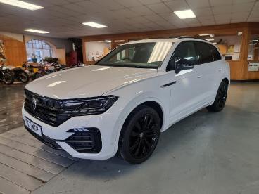 SPOTICAR Volkswagen Touareg 3.0 Tdi V6 Black Edition Tiptronic 4motion Euro 6 Used Car - Suv Diesel White - Blairgowrie - 1200641414_3