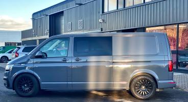 SPOTICAR Volkswagen Transporter 2.0 Tdi T30 Highline Dsg Fwd Lwb Euro 6 (s/s) 5dr Used Car - Commercial Vehicle Diesel Grey - Cheltenham - 1200553053_4