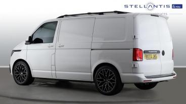 SPOTICAR Volkswagen Transporter 2.0 Tdi T28 Highline Fwd Swb Euro 6 (s/s) 5dr Used Car - Commercial Vehicle Diesel White - Birmingham - 1200597346_3
