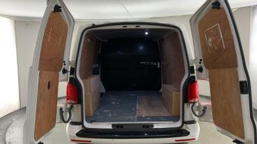 SPOTICAR Volkswagen Transporter 2.0 Tdi T28 Highline Fwd Swb Euro 6 (s/s) 5dr Used Car - Commercial Vehicle Diesel White - Birmingham - 1200597346_5