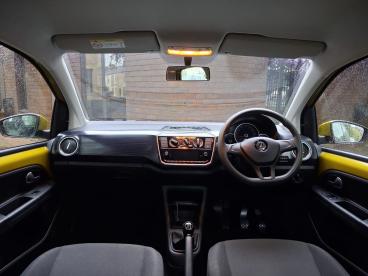 SPOTICAR Volkswagen Up 1.0 Move Up! Euro 6 (s/s) 5dr Used Car - Saloon Petrol Yellow - Accrington - 1200637587_3