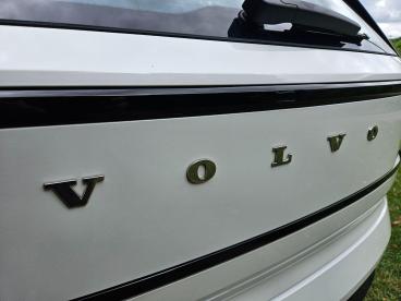 SPOTICAR Volvo Ex30 Single Motor 51kwh Plus Auto 5dr Used Car - Suv Electric White - Abergavenny - 1200510755_5