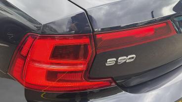 SPOTICAR Volvo S90 2.0 D4 Momentum Auto Euro 6 (s/s) 4dr Used Car - Saloon Diesel Blue - Leicester - 1200588804_5