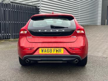SPOTICAR Volvo V40 1.5 T3 Gpf Inscription Auto Euro 6 (s/s) 5dr Used Car - Saloon Petrol Red - Swindon - 1200560334_5
