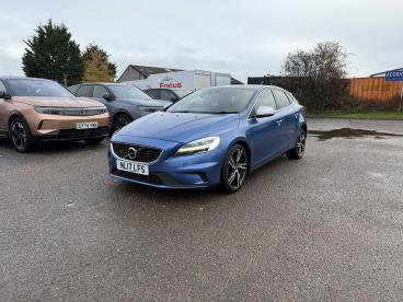 SPOTICAR Volvo V40 2.0 T2 R-design Pro Euro 6 (s/s) 5dr Used Car - Saloon Petrol Blue - Inverness - 1200560877_3