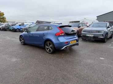 SPOTICAR Volvo V40 2.0 T2 R-design Pro Euro 6 (s/s) 5dr Used Car - Saloon Petrol Blue - Inverness - 1200560877_5