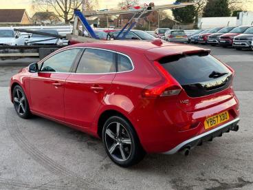 SPOTICAR Volvo V40 2.0 T2 R-design Nav Plus Euro 6 (s/s) 5dr Used Car - Saloon Petrol Red - Billinghay - 1200562756_2