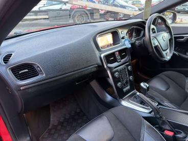 SPOTICAR Volvo V40 2.0 T2 R-design Nav Plus Euro 6 (s/s) 5dr Used Car - Saloon Petrol Red - Billinghay - 1200562756_3