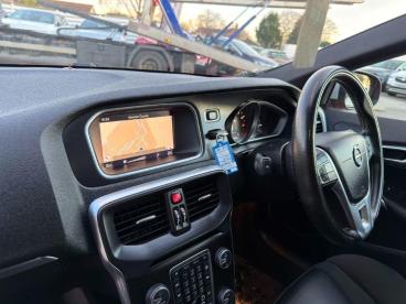 SPOTICAR Volvo V40 2.0 T2 R-design Nav Plus Euro 6 (s/s) 5dr Used Car - Saloon Petrol Red - Billinghay - 1200562756_5