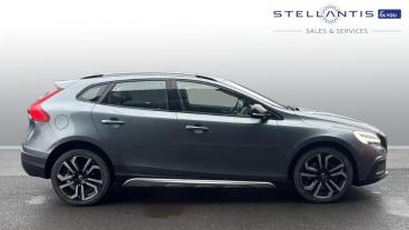 SPOTICAR Volvo V40 1.5 T3 Gpf Pro Auto Euro 6 (s/s) 5dr Used Car - Saloon Petrol Blue - Bristol - 1200572324_2