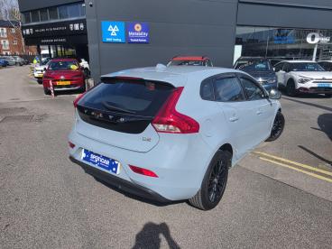 SPOTICAR Volvo V40 2.0 D2 Momentum Nav Plus Euro 6 (s/s) 5dr Used Car - Saloon Diesel Blue - Wakefield - 1200591550_4
