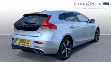 SPOTICAR Volvo V40 2.0 D2 R-design Euro 6 (s/s) 5dr Used Car - Saloon Diesel Silver - Crawley - 1200598138_3