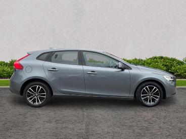 SPOTICAR Volvo V40 2.0 T2 Momentum Euro 6 (s/s) 5dr Used Car - Saloon Petrol Grey - Ashford - 1200617358_5