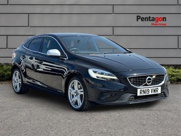 SPOTICAR Volvo V40 1.5 T3 R-design Edition Auto Euro 6 (s/s) 5dr Used Car - Saloon Petrol Black - Derby - 1200631903_1