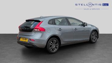 SPOTICAR Volvo V40 2.0 T2 Momentum Euro 6 (s/s) 5dr Used Car - Saloon Petrol Grey - Liverpool - 1200638370_3