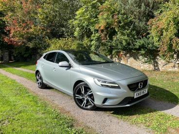 SPOTICAR Volvo V40 2.0 D4 R-design Pro Auto Euro 6 (s/s) 5dr Used Car - Saloon Diesel Silver - Abergavenny - 1200641744_1