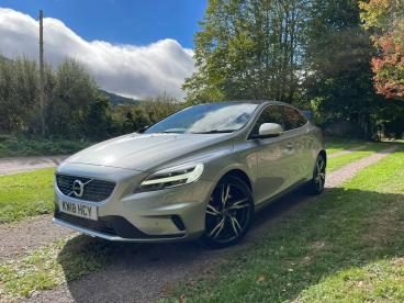 SPOTICAR Volvo V40 2.0 D4 R-design Pro Auto Euro 6 (s/s) 5dr Used Car - Saloon Diesel Silver - Abergavenny - 1200641744_3