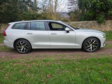 SPOTICAR Volvo V60 2.0 T5 Momentum Auto Euro 6 (s/s) 5dr Used Car - Estate Petrol Gold - Abergavenny - 1200566614_2