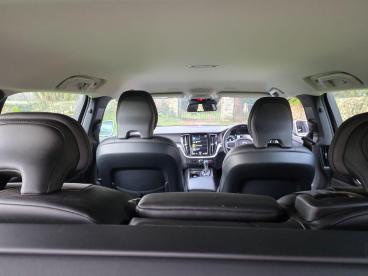 SPOTICAR Volvo V60 2.0 T5 Momentum Auto Euro 6 (s/s) 5dr Used Car - Estate Petrol Gold - Abergavenny - 1200566614_5