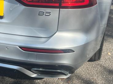 SPOTICAR Volvo V60 2.0 B5 Mhev R-design Auto Euro 6 (s/s) 5dr Used Car - Estate Hybrid Silver - Kidlington - 1200621976_5