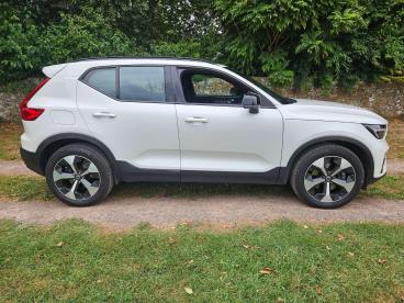 SPOTICAR Volvo Xc40 Xc 40 2.0 B3 Mhev Plus Dct Auto Euro 6 (s/s) 5dr Used Car - Suv Hybrid White - Abergavenny - 1200536293_3