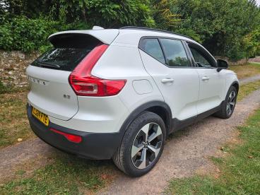 SPOTICAR Volvo Xc40 Xc 40 2.0 B3 Mhev Plus Dct Auto Euro 6 (s/s) 5dr Used Car - Suv Hybrid White - Abergavenny - 1200536293_4