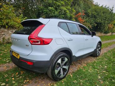 SPOTICAR Volvo Xc40 Xc 40 2.0 B3 Mhev Plus Dct Auto Euro 6 (s/s) 5dr Used Car - Suv Hybrid Blue - Abergavenny - 1200547577_3