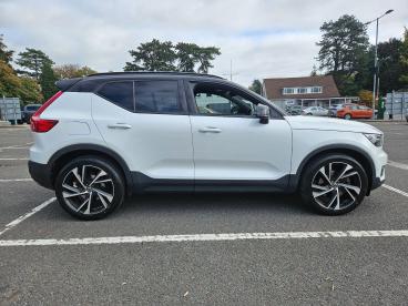SPOTICAR Volvo Xc40 Xc 40 2.0 T5 First Edition Auto Awd Euro 6 (s/s) 5dr Used Car - Suv Petrol White - Abergavenny - 1200548174_2