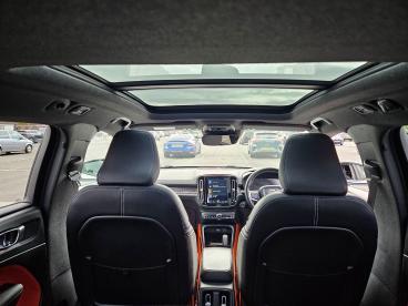 SPOTICAR Volvo Xc40 Xc 40 2.0 T5 First Edition Auto Awd Euro 6 (s/s) 5dr Used Car - Suv Petrol White - Abergavenny - 1200548174_5