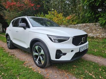 SPOTICAR Volvo Xc40 Xc 40 2.0 B4 Mhev Ultimate Dct Auto Euro 6 (s/s) 5dr Used Car - Suv Hybrid White - Abergavenny - 1200550212_1