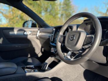 SPOTICAR Volvo Xc40 Xc 40 2.0 B5 Mhev R-design Pro Auto Awd Euro 6 (s/s) 5dr Used Car - Suv Hybrid Black - Balsall Common - 1200560521_2