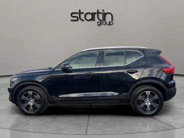 SPOTICAR Volvo Xc40 Xc 40 2.0 B4 Mhev Inscription Auto Euro 6 (s/s) 5dr Used Car - Suv Hybrid Black - Redditch - 1200567042_5