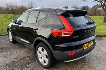 SPOTICAR Volvo Xc40 Xc 40 1.5 T3 Momentum Euro 6 (s/s) 5dr Used Car - Suv Petrol Black - Bridgend - 1200569799_3