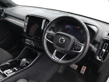 SPOTICAR Volvo Xc40 Xc 40 1.5 T3 R-design Auto Euro 6 (s/s) 5dr Used Car - Suv Petrol White - Bangor - 1200572302_3