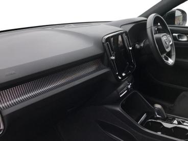 SPOTICAR Volvo Xc40 Xc 40 1.5 T3 R-design Auto Euro 6 (s/s) 5dr Used Car - Suv Petrol White - Bangor - 1200572302_5