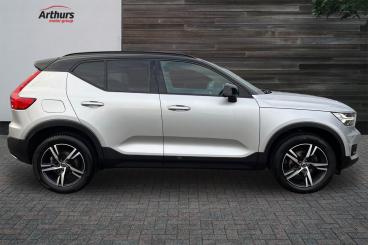 SPOTICAR Volvo Xc40 Xc 40 2.0 D3 R-design Euro 6 (s/s) 5dr Used Car - Suv Diesel Silver - Wrexham - 1200574381_2