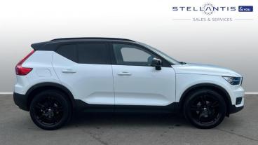SPOTICAR Volvo Xc40 Xc 40 1.5 T3 R-design Euro 6 (s/s) 5dr Used Car - Suv Petrol White - Romford - 1200584712_2