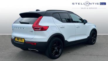 SPOTICAR Volvo Xc40 Xc 40 1.5 T3 R-design Euro 6 (s/s) 5dr Used Car - Suv Petrol White - Romford - 1200584712_3