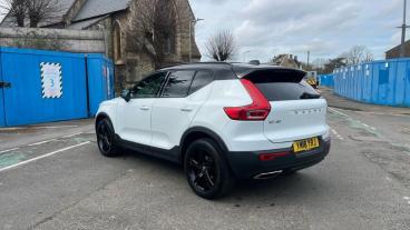 SPOTICAR Volvo Xc40 Xc 40 1.5 T3 R-design Euro 6 (s/s) 5dr Used Car - Suv Petrol White - Romford - 1200584712_5