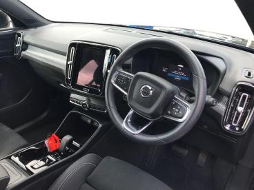 SPOTICAR Volvo Xc40 Xc 40 2.0 B3 Mhev Plus Dark Dct Auto Euro 6 (s/s) 5dr Used Car - Suv Hybrid Black - Bangor - 1200591152_3